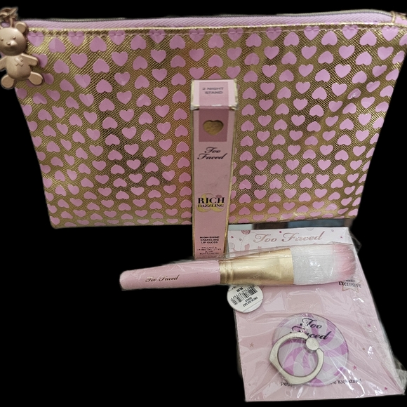Too Faced Pink and Gold Heart Accessory Set - Picture 1 of 1